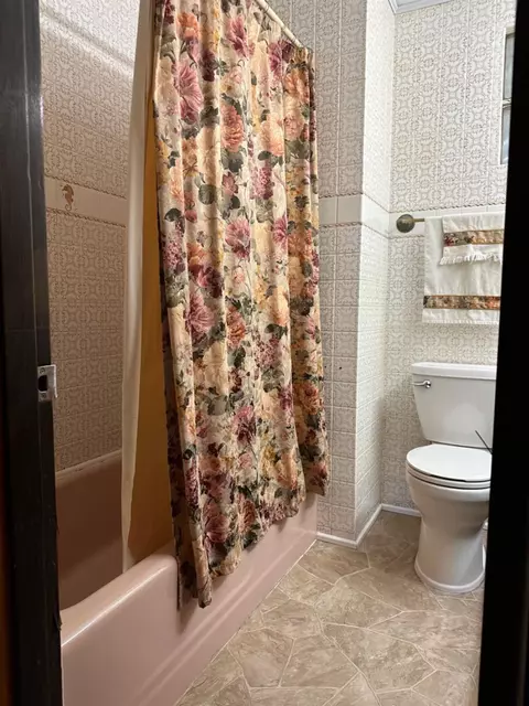 743 N Jay St, Griffith, IN 46319 photo 10
