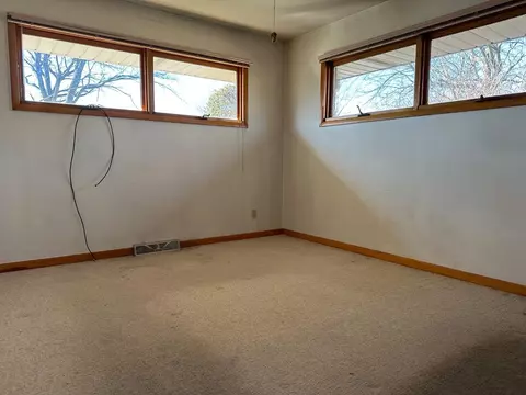 743 N Jay St, Griffith, IN 46319 photo 7