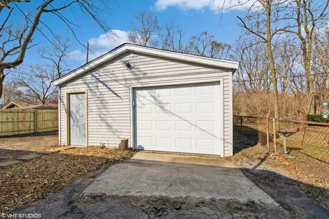 1103 Dearborn Cir, Gary, IN 46403 photo 17