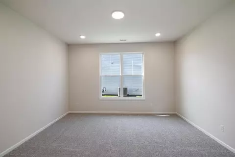 3105 Greenview Dr, Valparaiso, IN 46385 photo 8