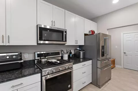 Kitchen - 13180 Taft St, Crown Point, IN 46307 photo 5 of 5
