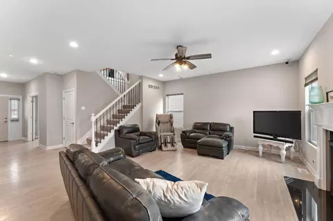 Living - 13180 Taft St, Crown Point, IN 46307 photo 2 of 3