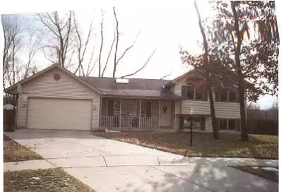 329 Cambridge Rd, Griffith, IN 46319 photo 1