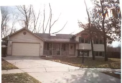 329 Cambridge Rd, Griffith, IN 46319 photo 1