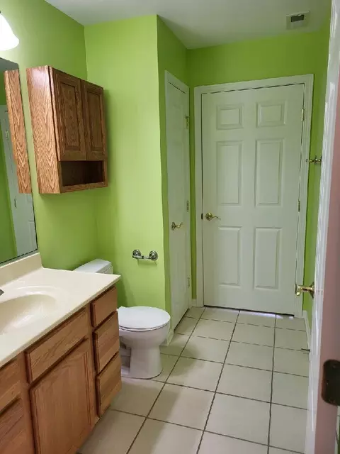 Bath - 622 Cambridge Ct #1C, Munster, IN 46321 photo 3 of 5
