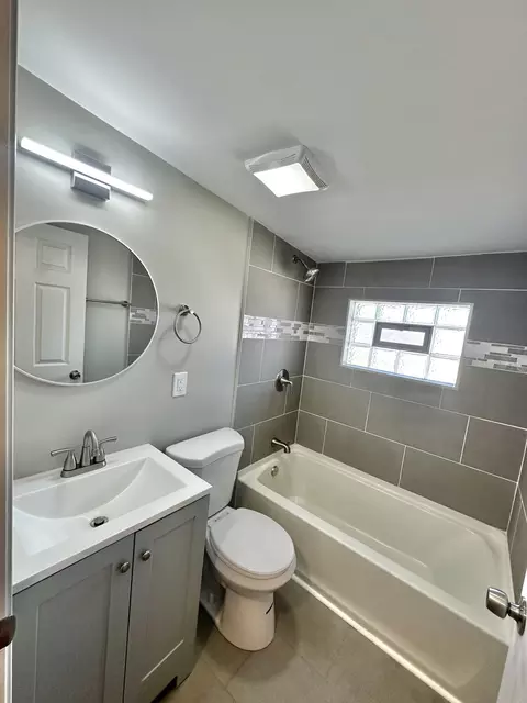 Bath - 3774 Jackson St, Gary, IN 46408 photo 6 of 7