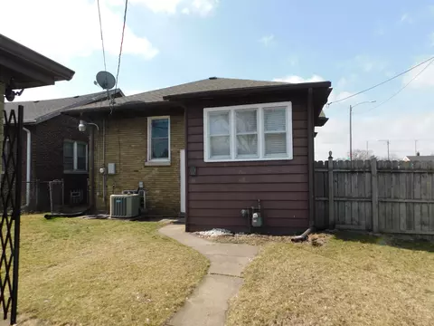 401 Hayes St, Gary, IN 46404 photo 4