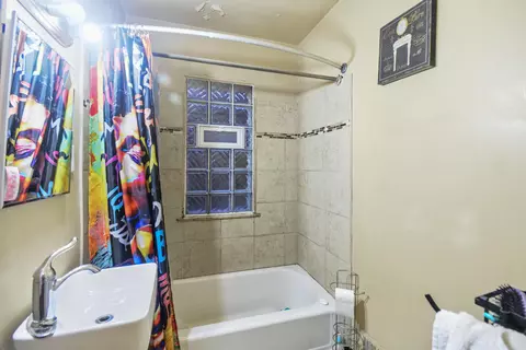 230 Taft Pl, Gary, IN 46404 photo 4