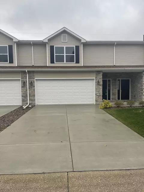 930 Penny Ct, Hobart, IN 46342