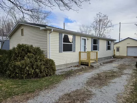 207 N 10th St, Rensselaer, IN 47978