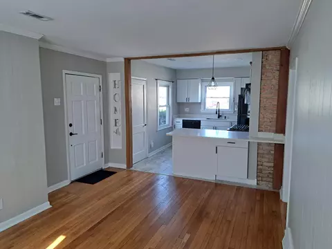 2108 Washington Cir, Munster, IN 46321 photo 3