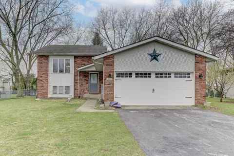 Exterior - 4237 Augusta Dr, Crown Point, IN 46307 photo 1 of 4