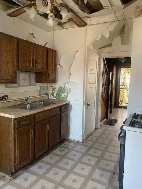 617 Jefferson St, Gary, IN 46402 photo 8