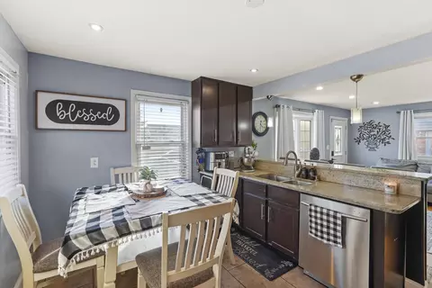 Dining - 1445 Shell St, Hammond, IN 46320 photo 1 of 1