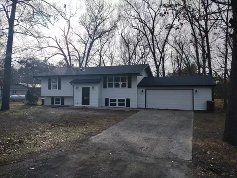 11872 N 470, De Motte, IN 46310 photo 1