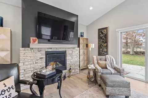 Living - 690 Verdano Ter, Crown Point, IN 46307 photo 6 of 6