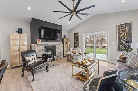 Living - 690 Verdano Ter, Crown Point, IN 46307 photo 4 of 6
