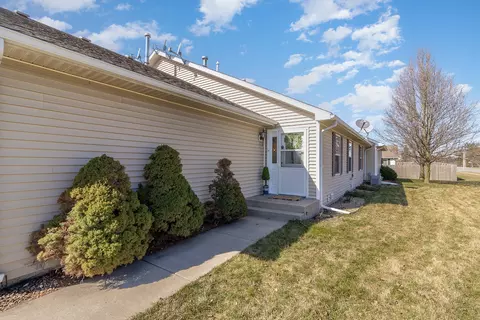 Exterior - 1762 Beech Dr, Crown Point, IN 46307 photo 5 of 9