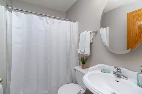 Bath - 1762 Beech Dr, Crown Point, IN 46307 photo 1 of 2