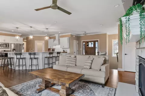 169 N Summerfield Dr, Valparaiso, IN 46385 photo 14