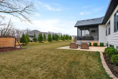 169 N Summerfield Dr, Valparaiso, IN 46385 photo 36