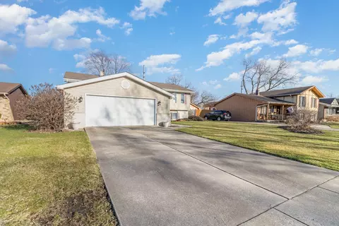 7935 Frederick Ave, Munster, IN 46321 photo 3