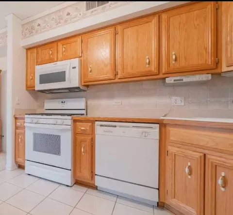 Kitchen - 815 Swan Dr #3-A, Dyer, IN 46311 photo 1 of 3