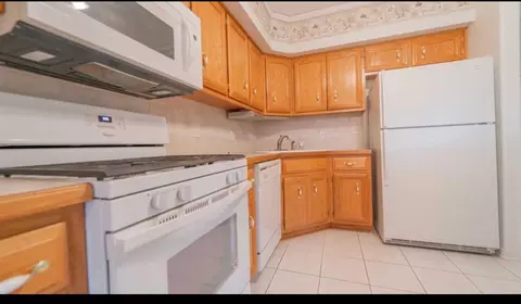 Kitchen - 815 Swan Dr #3-A, Dyer, IN 46311 photo 2 of 3