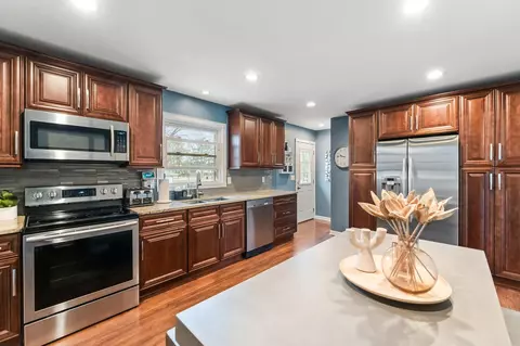 Kitchen - 302 Arrowhead Dr, Lowell, IN 46356 photo 1 of 3