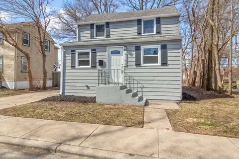 6142 Ray Ave, Hammond, IN 46320