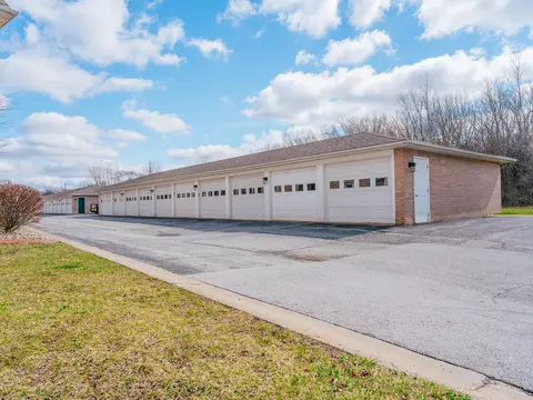 Exterior - 2640 Georgetowne Dr #A2, Highland, IN 46322 photo 4 of 8
