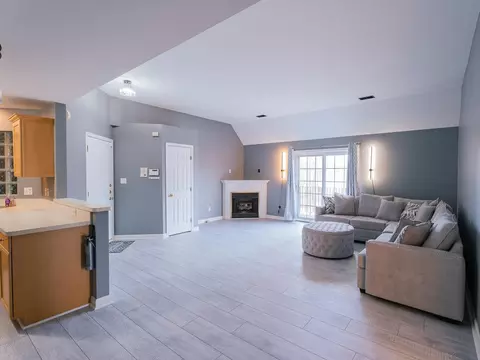 Living - 2640 Georgetowne Dr #A2, Highland, IN 46322 photo 1 of 4