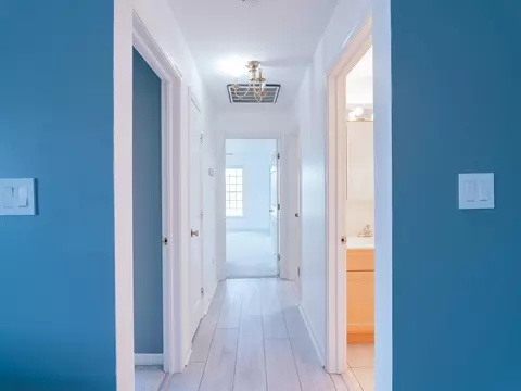 Entry Way - 2640 Georgetowne Dr #A2, Highland, IN 46322 photo 3 of 3