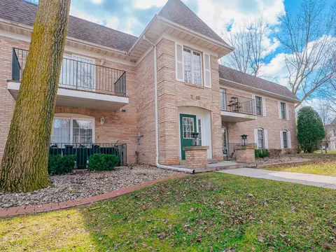 Exterior - 2640 Georgetowne Dr #A2, Highland, IN 46322 photo 1 of 8