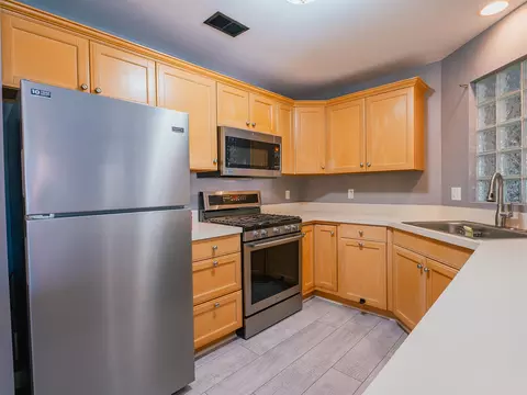 Kitchen - 2640 Georgetowne Dr #A2, Highland, IN 46322 photo 1 of 4