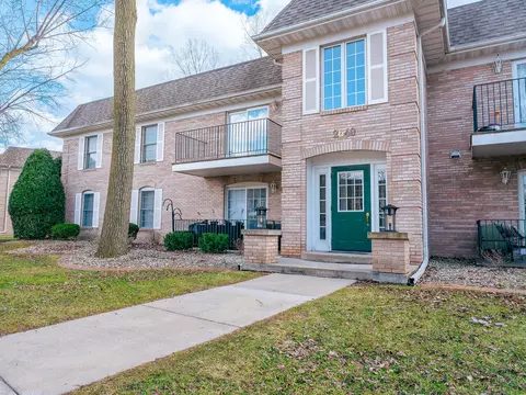 Exterior - 2640 Georgetowne Dr #A2, Highland, IN 46322 photo 2 of 8