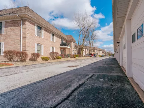 Exterior - 2640 Georgetowne Dr #A2, Highland, IN 46322 photo 5 of 8