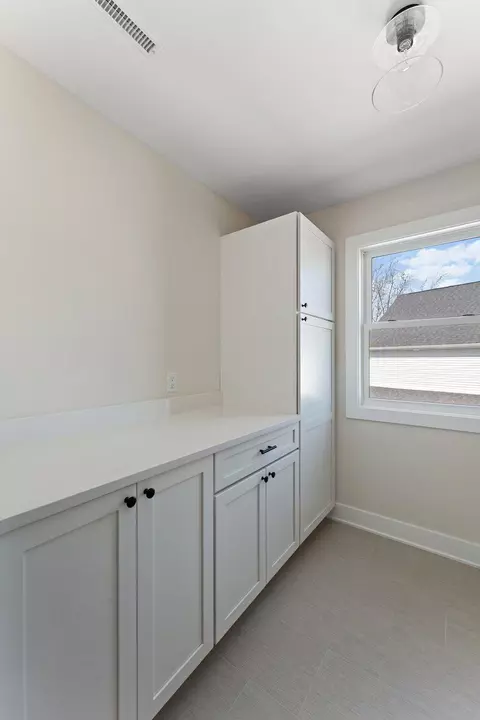 3907 Crown Dr, Valparaiso, IN 46383 photo 25