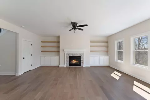 3907 Crown Dr, Valparaiso, IN 46383 photo 6