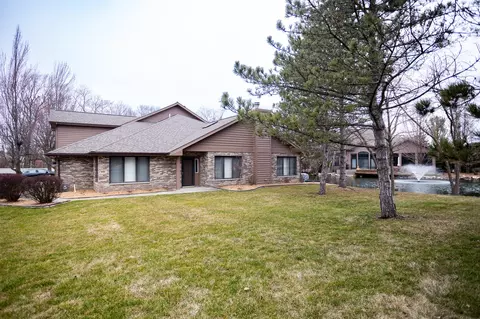 626 E Brookside Dr, Crown Point, IN 46307 photo 2