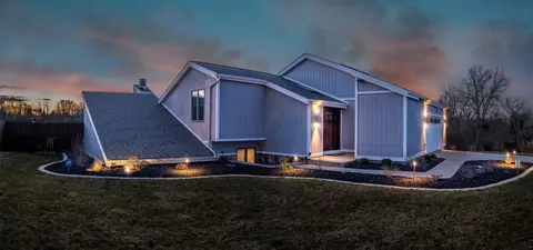 168 Moorland Dr, Valparaiso, IN 46385