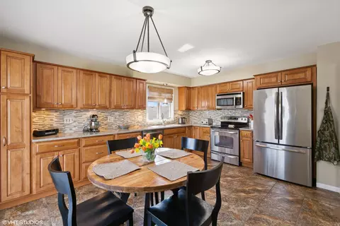 Kitchen - 733 Northgate Dr, Dyer, IN 46311 photo 3 of 3