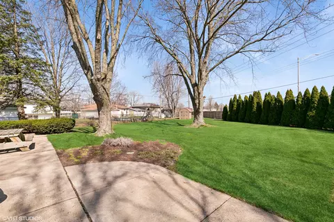 Exterior - 733 Northgate Dr, Dyer, IN 46311 photo 3 of 4