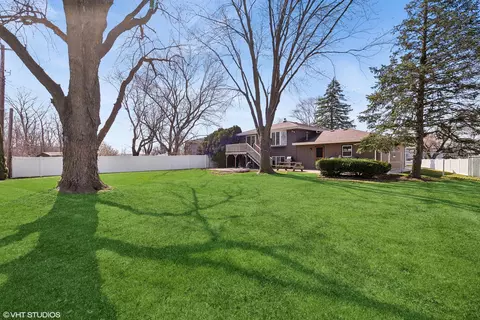 Exterior - 733 Northgate Dr, Dyer, IN 46311 photo 2 of 4