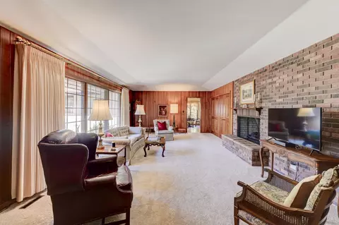 Living - 8713 Crestwood Ave, Munster, IN 46321 photo 4 of 4