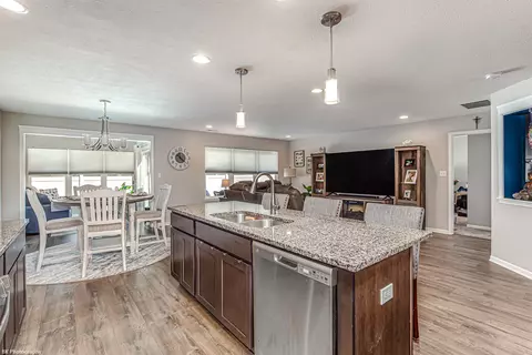Kitchen - 15542 W 101st Ln, Dyer, IN 46311 photo 1 of 2