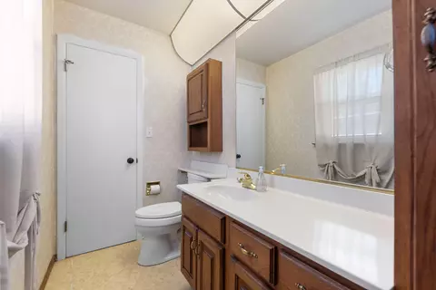 136 N Jay St, Griffith, IN 46319 photo 11