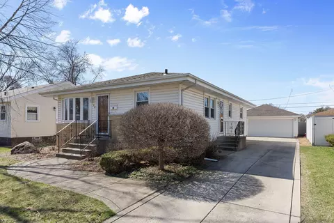 136 N Jay St, Griffith, IN 46319 photo 2