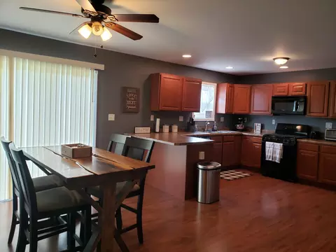 527 Juniper St, De Motte, IN 46310 photo 4