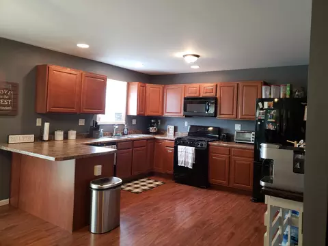 527 Juniper St, De Motte, IN 46310 photo 7